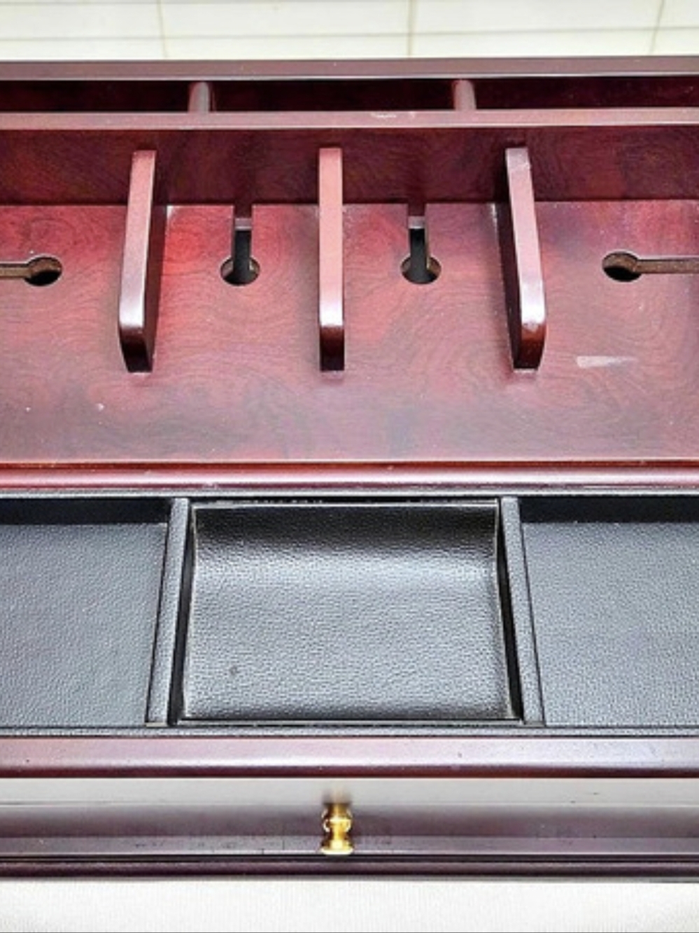 Red Star Traders Deluxe 4 Station Charging Valet Organizer-Model CV-AS14